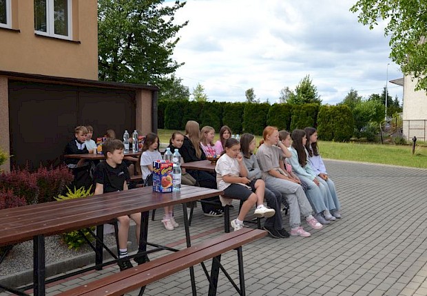 Rozpoczęcie wakacji dla ministrant&oacute;w i scholi