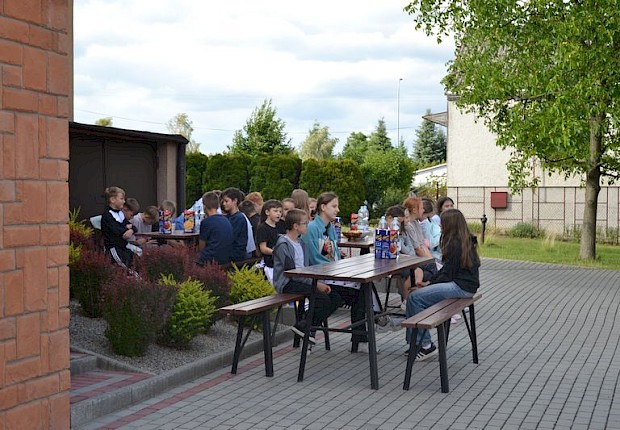 Rozpoczęcie wakacji dla ministrant&oacute;w i scholi