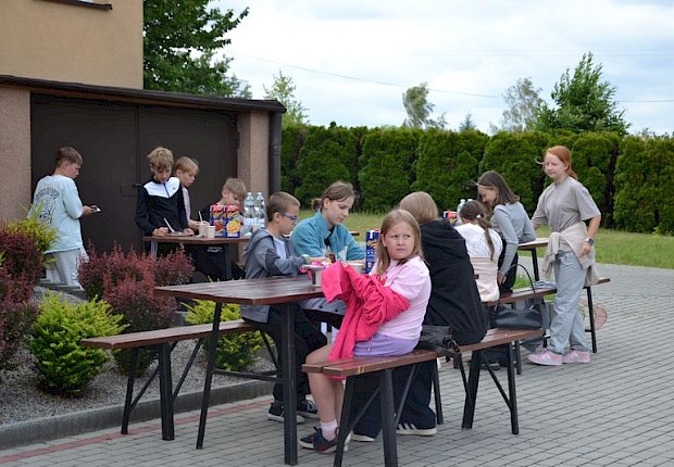Rozpoczęcie wakacji dla ministrant&oacute;w i scholi