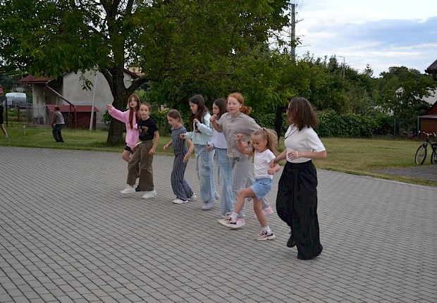 Rozpoczęcie wakacji dla ministrant&oacute;w i scholi