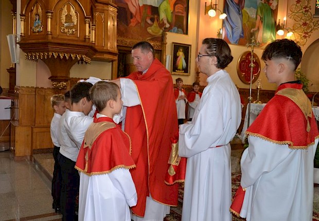 Przyjęcie do posługi ministranta