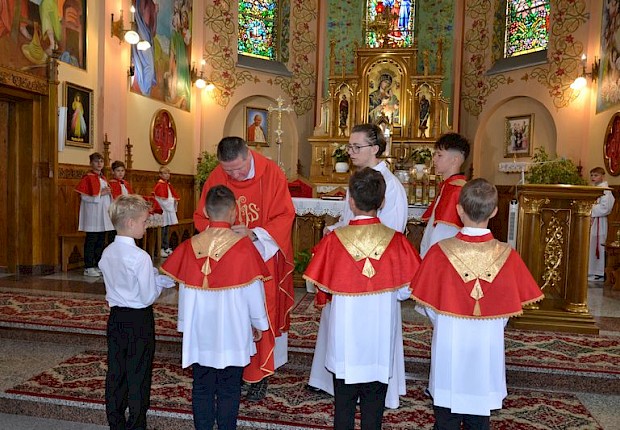 Przyjęcie do posługi ministranta