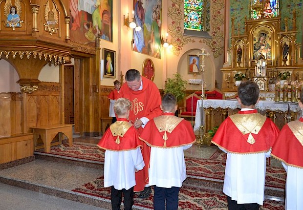 Przyjęcie do posługi ministranta