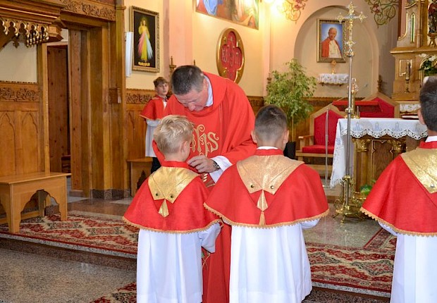 Przyjęcie do posługi ministranta