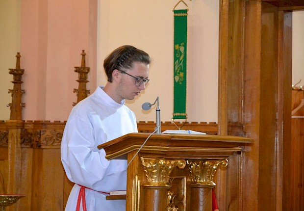 Przyjęcie do posługi ministranta