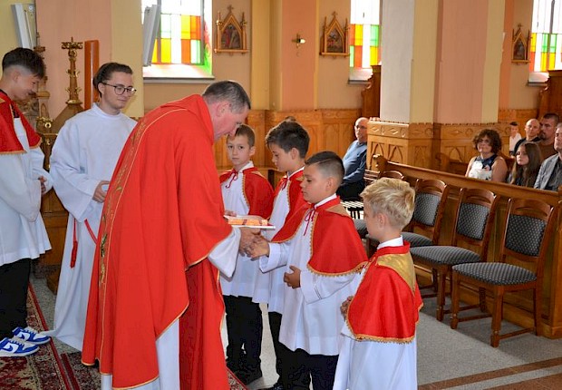 Przyjęcie do posługi ministranta
