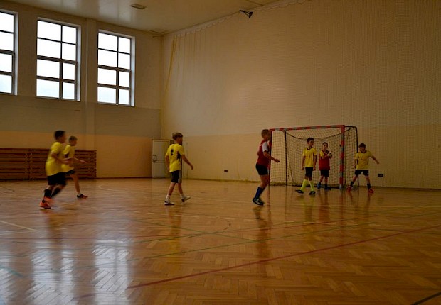 Dekanalny turniej w piłce halowej ministrant&oacute;w