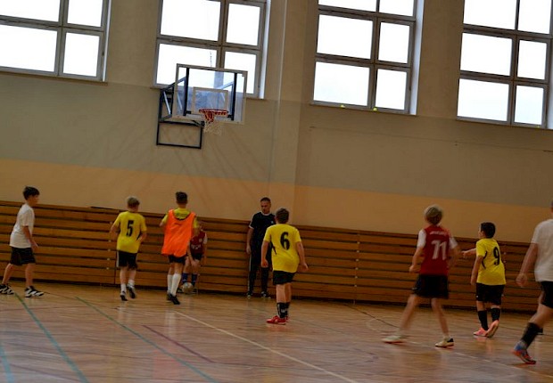 Dekanalny turniej w piłce halowej ministrant&oacute;w