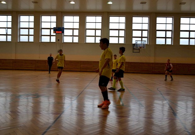 Dekanalny turniej w piłce halowej ministrant&oacute;w