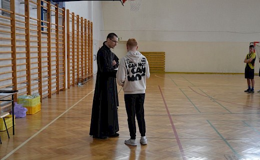 Dekanalny turniej w piłce halowej ministrant&oacute;w