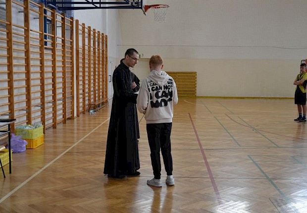 Dekanalny turniej w piłce halowej ministrant&oacute;w