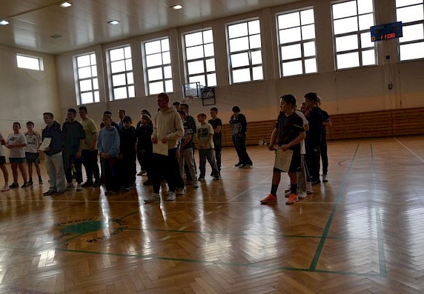 Dekanalny turniej w piłce halowej ministrant&oacute;w