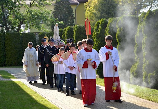 Odpust ku czci Matki Bożej Fatimskiej i Jubileusz 25-lecia poświęcenia kościoła