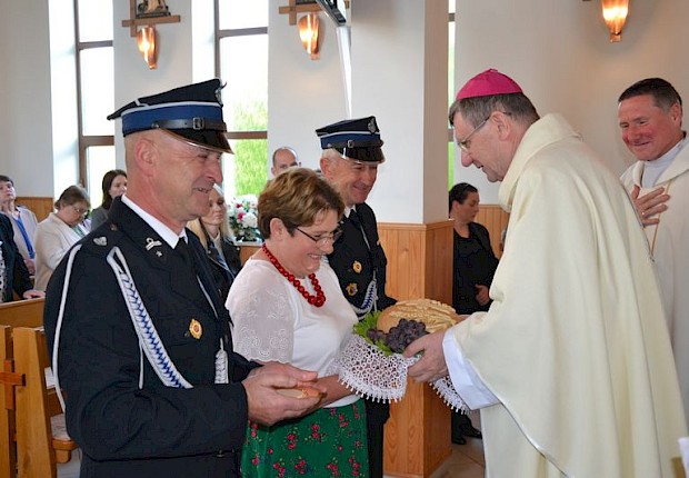 Odpust ku czci Matki Bożej Fatimskiej i Jubileusz 25-lecia poświęcenia kościoła