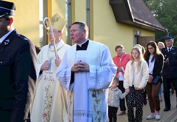 Odpust ku czci Matki Bożej Fatimskiej i Jubileusz 25-lecia poświęcenia kościoła