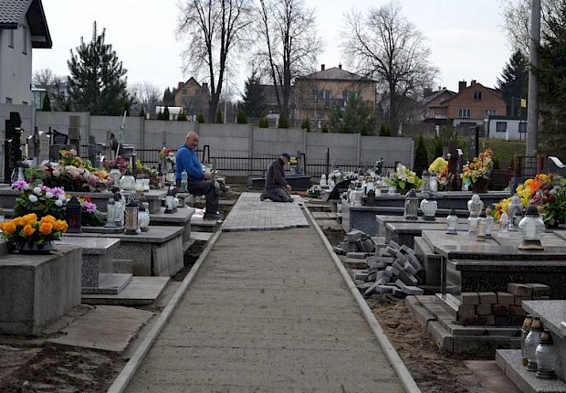 Zakończenie 1 etapu prac na cmentarzu parafialnym