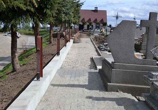 Zakończenie 1 etapu prac na cmentarzu parafialnym