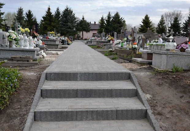 Zakończenie 1 etapu prac na cmentarzu parafialnym