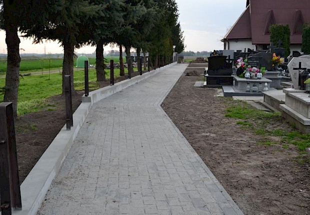 Zakończenie 1 etapu prac na cmentarzu parafialnym