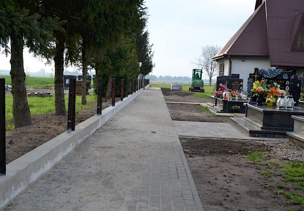 Zakończenie 1 etapu prac na cmentarzu parafialnym