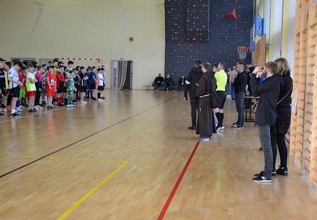 Archiprezbiteralny turniej ministrant&oacute;w w piłce halowej