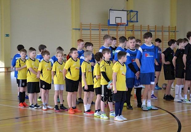 Archiprezbiteralny turniej ministrant&oacute;w w piłce halowej