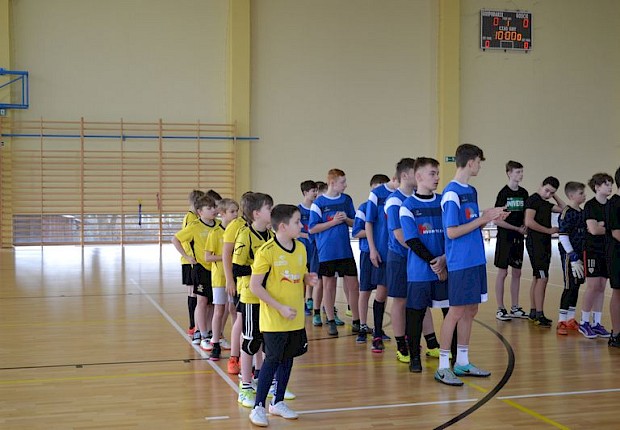 Archiprezbiteralny turniej ministrant&oacute;w w piłce halowej