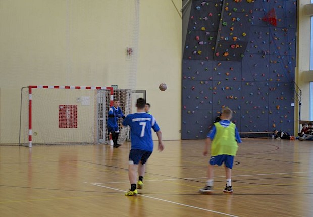 Archiprezbiteralny turniej ministrant&oacute;w w piłce halowej