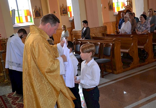 Przyjęcie do posługi ministranta