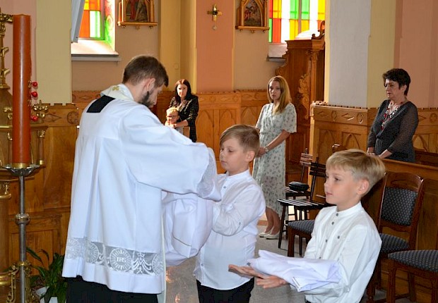 Przyjęcie do posługi ministranta