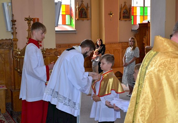 Przyjęcie do posługi ministranta