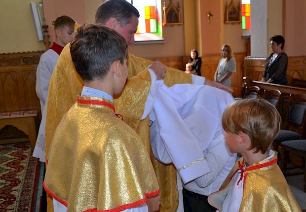 Przyjęcie do posługi ministranta