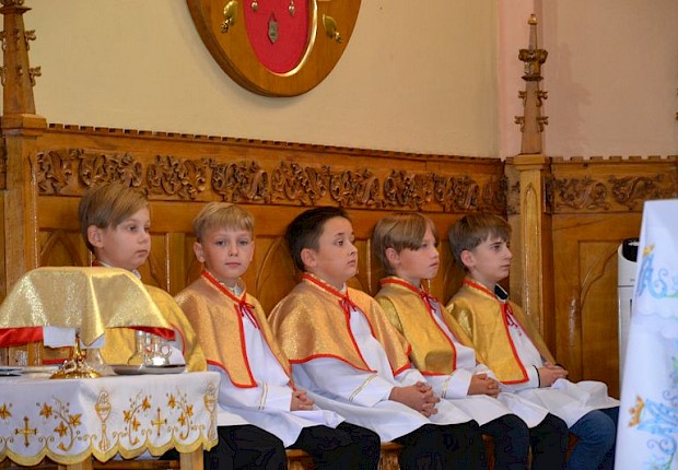 Przyjęcie do posługi ministranta
