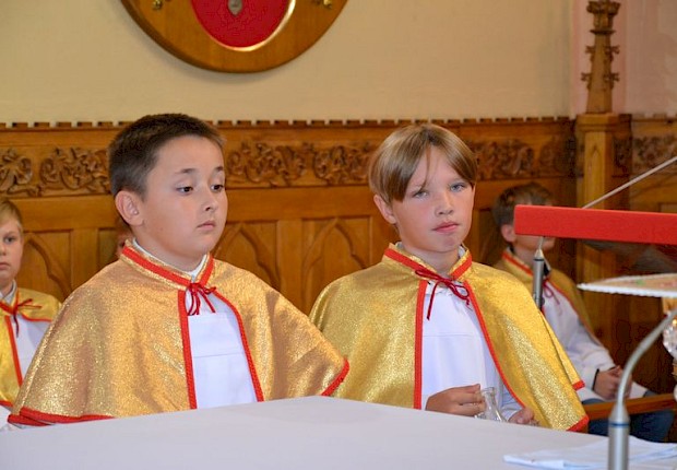 Przyjęcie do posługi ministranta