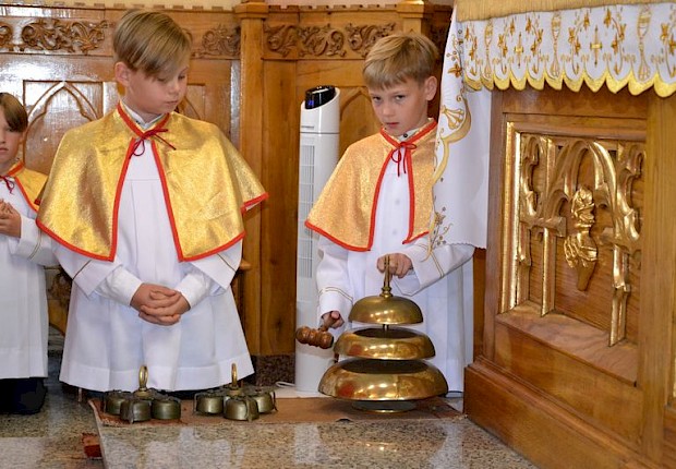 Przyjęcie do posługi ministranta