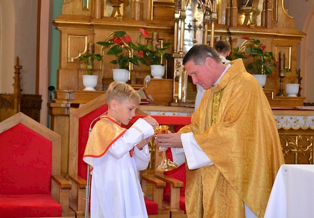 Przyjęcie do posługi ministranta