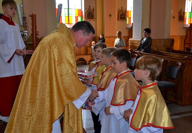 Przyjęcie do posługi ministranta