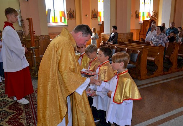 Przyjęcie do posługi ministranta