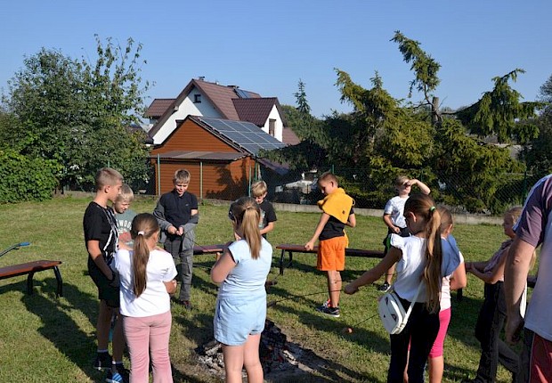 Święto pieczonego ziemniaka liturgicznej służby ołtarza