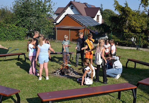 Święto pieczonego ziemniaka liturgicznej służby ołtarza