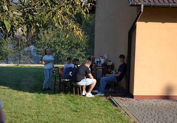 Święto pieczonego ziemniaka liturgicznej służby ołtarza