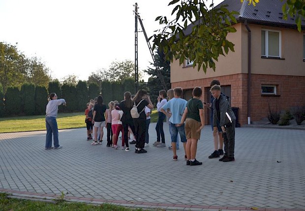 Święto pieczonego ziemniaka liturgicznej służby ołtarza