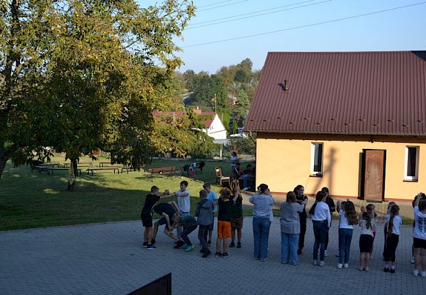 Święto pieczonego ziemniaka liturgicznej służby ołtarza