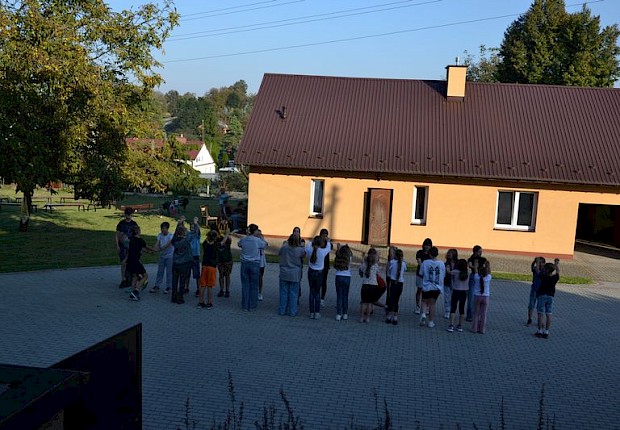 Święto pieczonego ziemniaka liturgicznej służby ołtarza