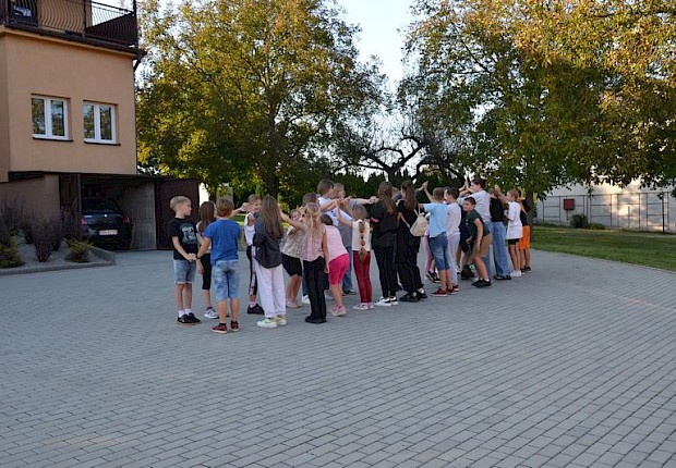 Święto pieczonego ziemniaka liturgicznej służby ołtarza