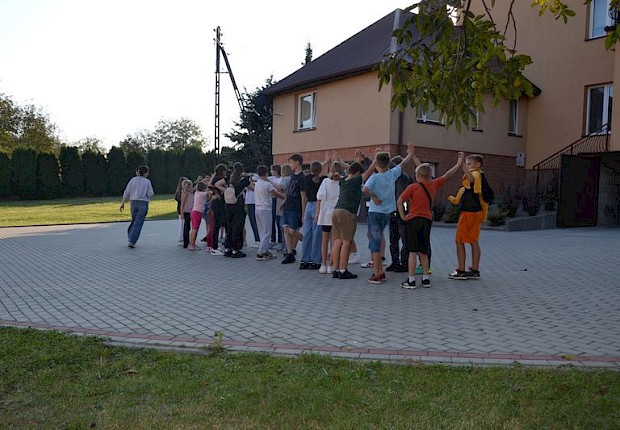Święto pieczonego ziemniaka liturgicznej służby ołtarza