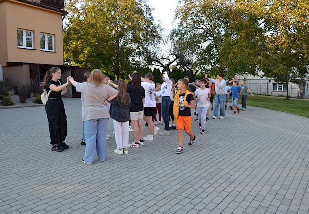 Święto pieczonego ziemniaka liturgicznej służby ołtarza