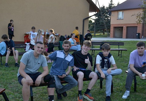 Święto pieczonego ziemniaka liturgicznej służby ołtarza