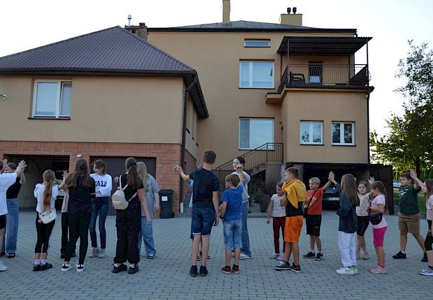 Święto pieczonego ziemniaka liturgicznej służby ołtarza