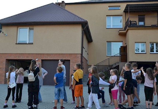 Święto pieczonego ziemniaka liturgicznej służby ołtarza